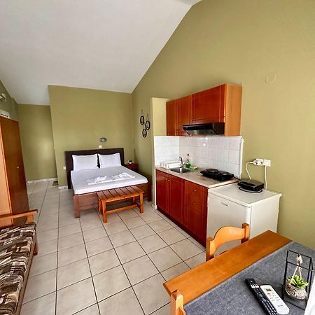 Artemis Hotel Apartments Keramotí Esterno foto