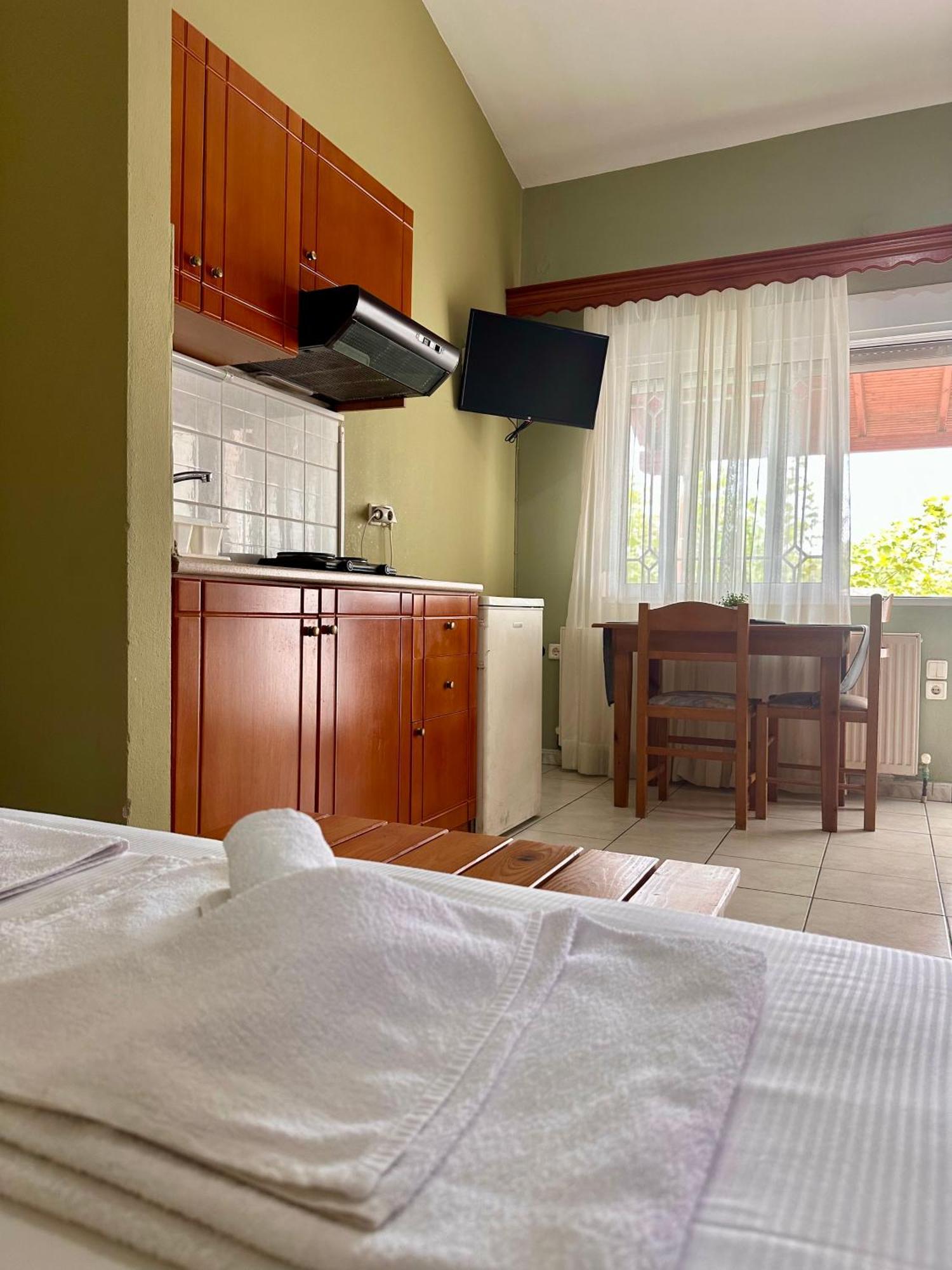 Artemis Hotel Apartments Keramotí Esterno foto