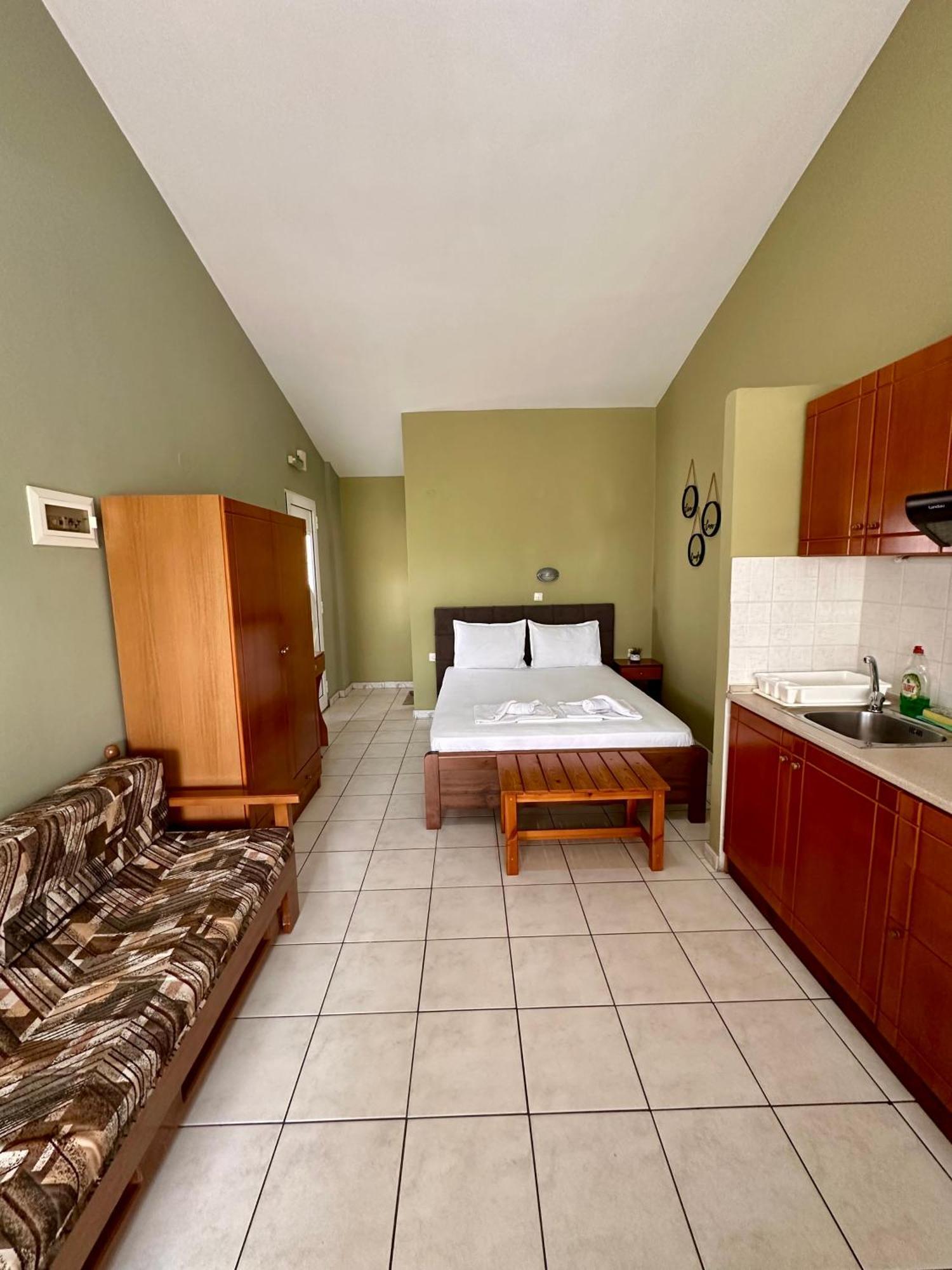 Artemis Hotel Apartments Keramotí Esterno foto